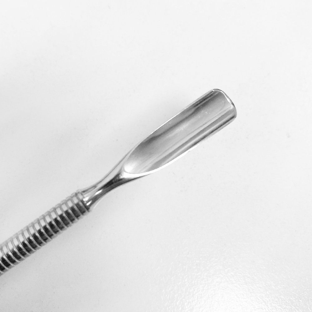 BOMPASSY Repujador Profesional Cutícula 14.5 CM