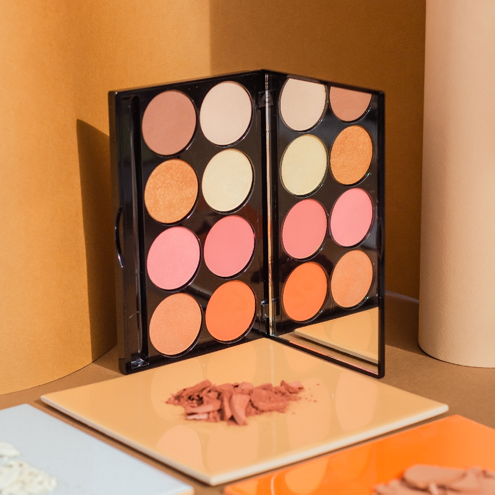 Paleta de Iluminadores y Rubores 8 Tonos con Espejo